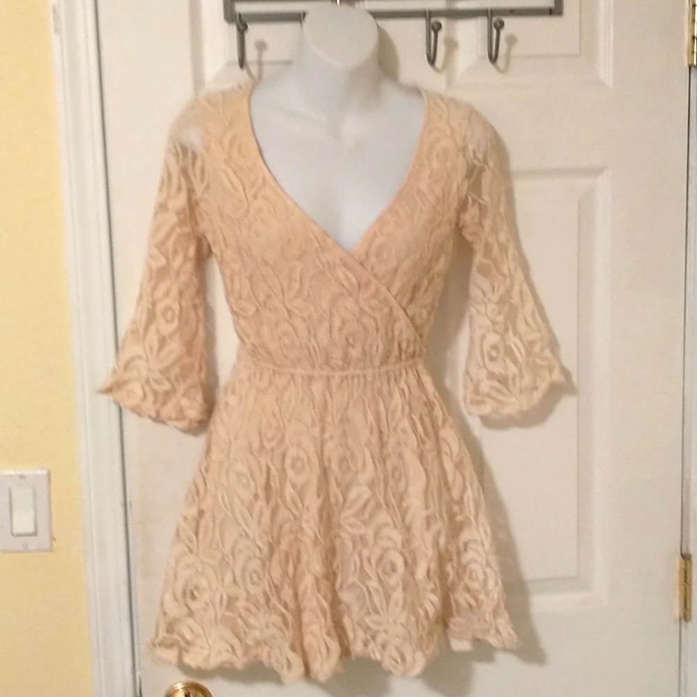 Kimchi Blue Lace Netting Mini Dress - Beautiful!!! Size XS